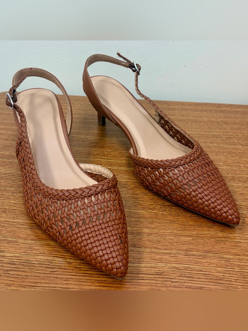 Universal Thread Miriam Louis cognac kitten heels woven slingback pointed toe 11